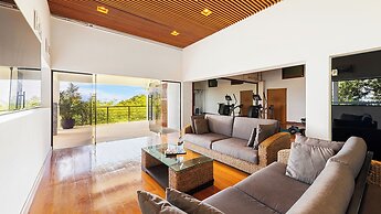 Jasmine Waterslide Villa