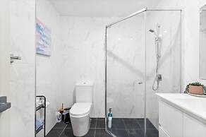 StayAU 4BR Modern Townhouse Asquith