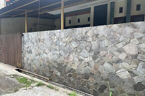 OYO 94325 Cibogo Guesthouse