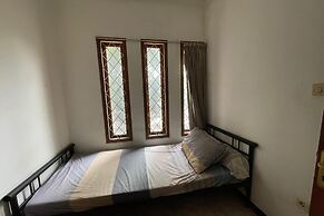 OYO 94325 Cibogo Guesthouse