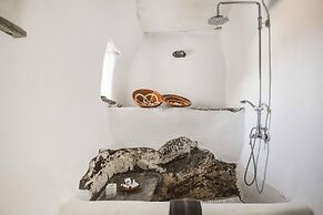 Tinos Experience the House