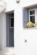 Tinos Experience the House