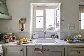 Tinos Experience the House