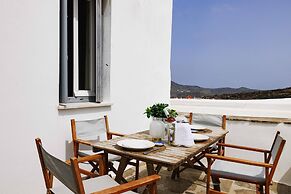 Tinos Experience the House