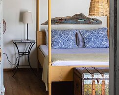 Tinos Experience the House