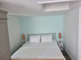 Oak Tree Rooms