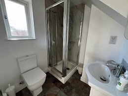 Oak Tree Rooms