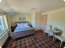 Oak Tree Rooms