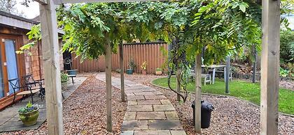Oak Tree Rooms