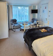 Oak Tree Rooms