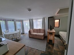 Oak Tree Rooms
