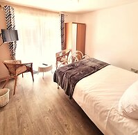 Oak Tree Rooms