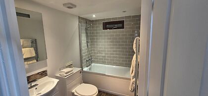 Oak Tree Rooms