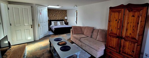 Oak Tree Rooms