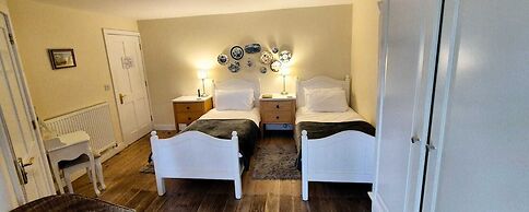Oak Tree Rooms