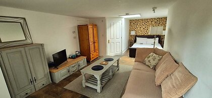 Oak Tree Rooms