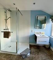 Oak Tree Rooms