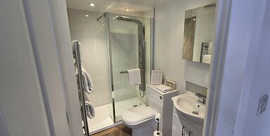 Oak Tree Rooms