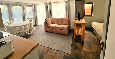 Oak Tree Rooms