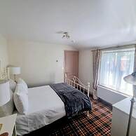 Oak Tree Rooms