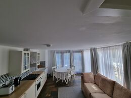 Oak Tree Rooms