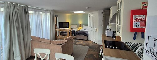 Oak Tree Rooms