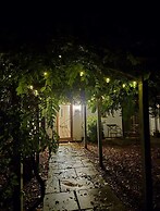 Oak Tree Rooms