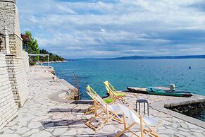 Villa Seafront Escape