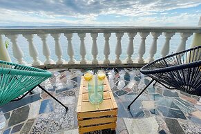 Villa Seafront Escape