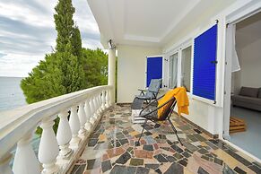 Villa Seafront Escape