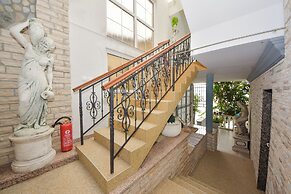 Villa Seafront Escape