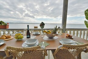 Villa Seafront Escape