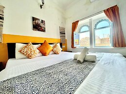 Jaisalmer Hostel Crowd