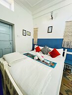 Jaisalmer Hostel Crowd