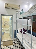 Jaisalmer Hostel Crowd