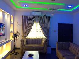 2 Bed - Sleeps 4 With Free Parking