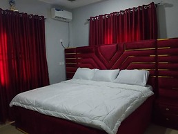2 Bed - Sleeps 4 With Free Parking