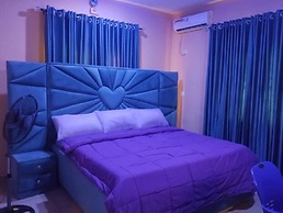 2 Bed - Sleeps 4 With Free Parking