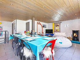 Vintage Vacation Home With Garden