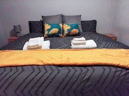 Corby-2 Bedroom-1bathroom-parking - Upto 5 Guests