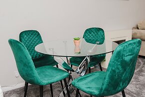 Corby-2 Bedroom-1bathroom-parking - Upto 5 Guests