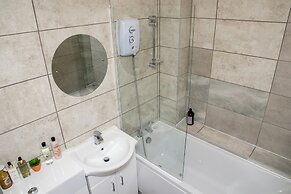 Corby-2 Bedroom-1bathroom-parking - Upto 5 Guests