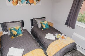 Corby-2 Bedroom-1bathroom-parking - Upto 5 Guests