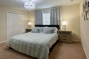 Upstay Family Home w Private Pool Resort Access