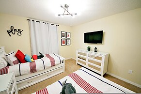 Upstay Family Home w Private Pool Resort Access