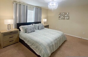 Upstay Family Home w Private Pool Resort Access