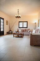 Luxury Mansion in Pelion Hills