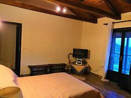 Luxury Mansion in Pelion Hills