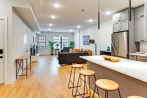 Walk to Journal Square: Modern Apt ~ 4 Mi to Nyc!