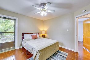 8 Mi to Dtwn: Retreat w/ Balcony in Pittsburgh!